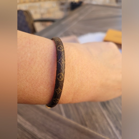 Say Yes LV Bracelet (Size 19) - Picture 13 of 14